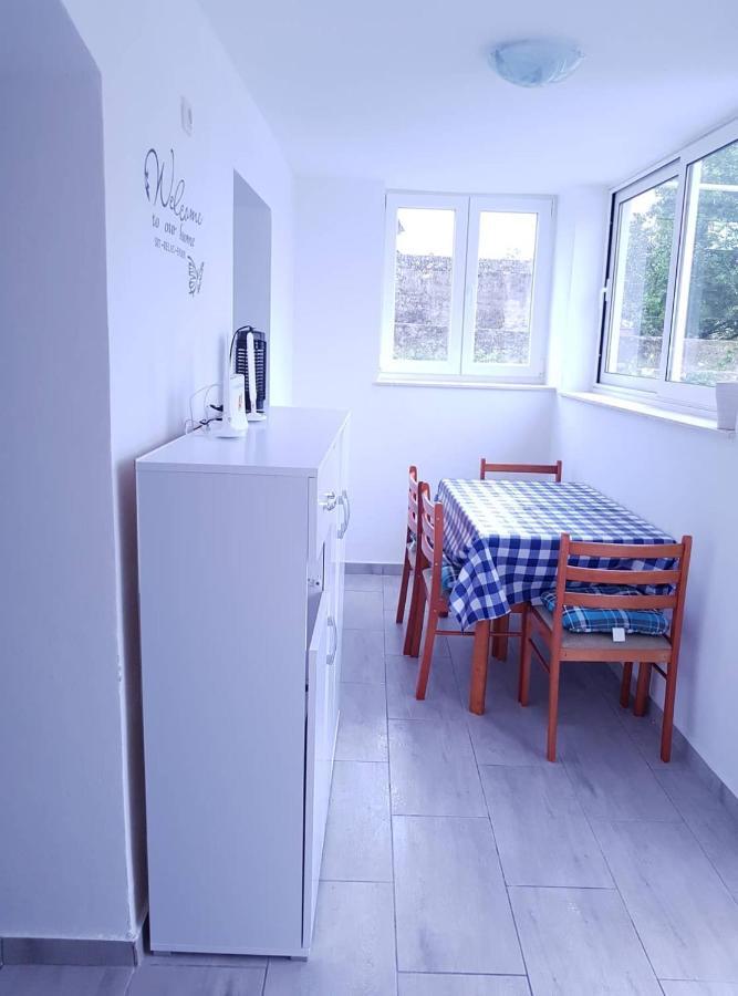 Sound Of The Sea Apartment Vrsi Exterior photo